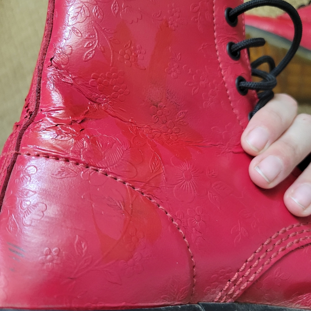 DR MARTENS Y2K flower embossed red Pascal leather combat boots 8 / 39 - Picture 11 of 16